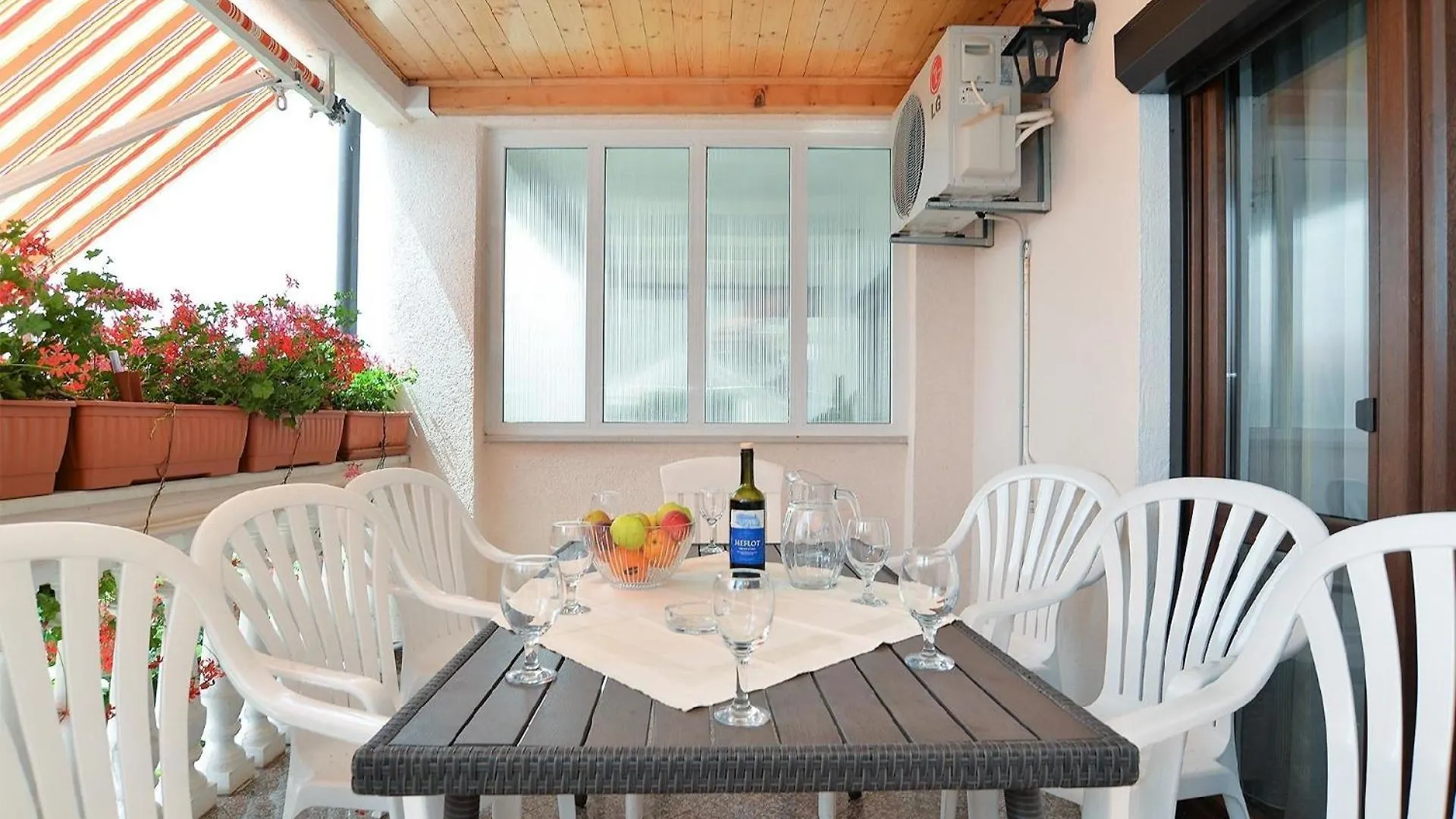 Apartment Ferienwohnung Fuer 8 Personen Ca 120 Qm In Pula, Istrien Istrische Riviera Croatia